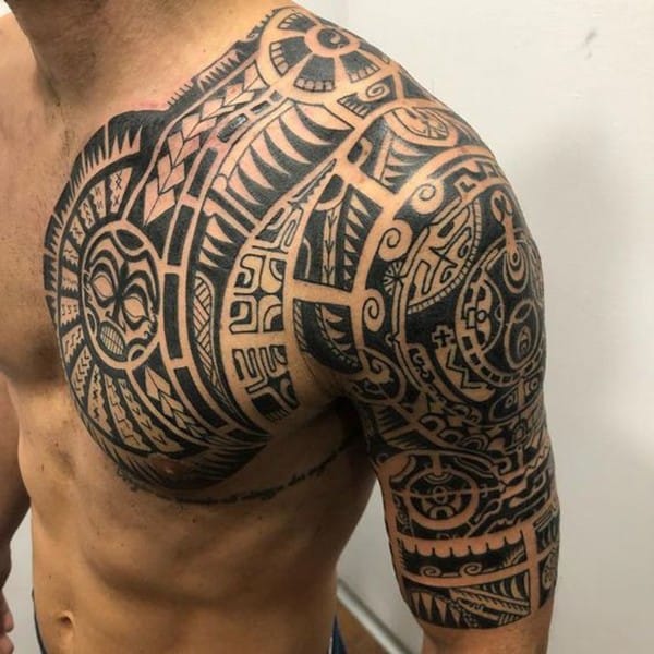 Hình Xăm Maori ở ngực