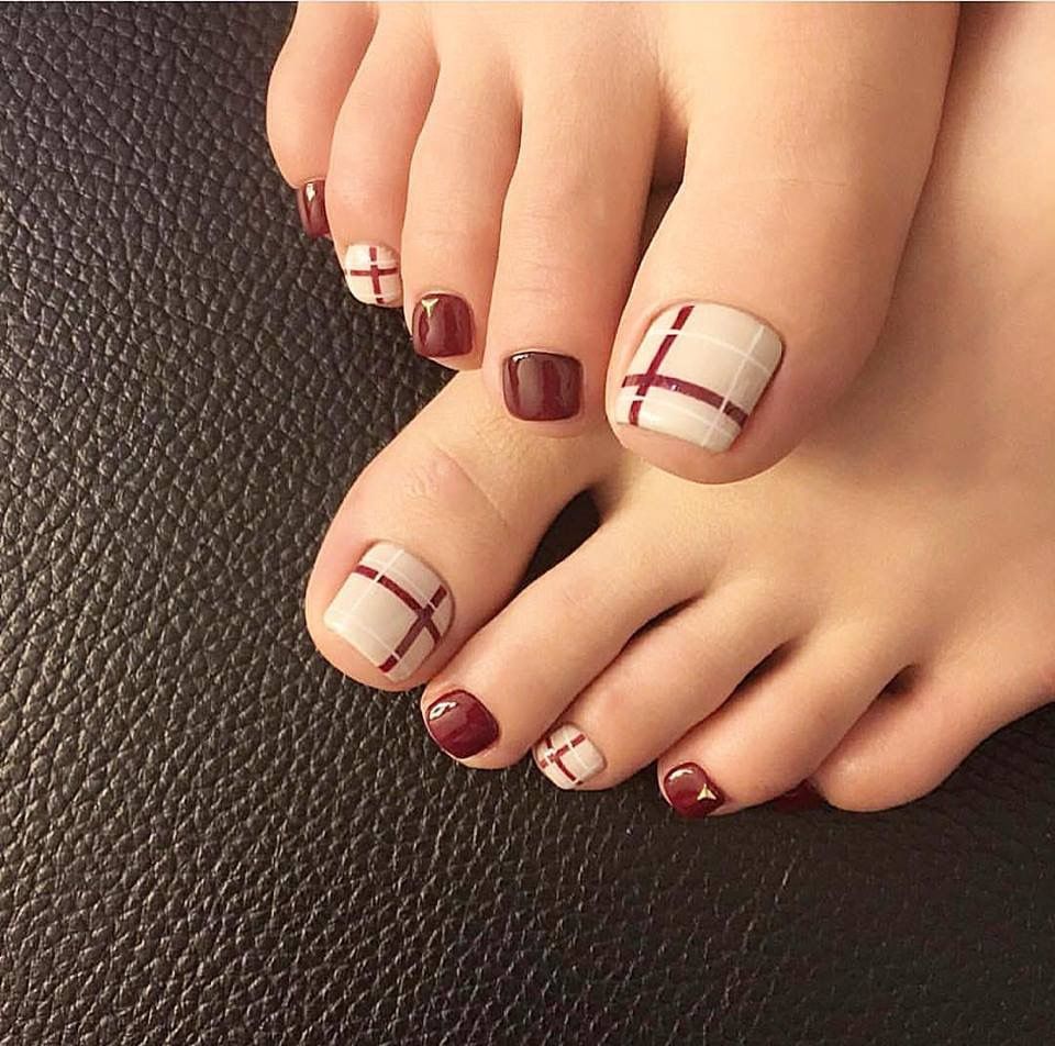 Các mẫu nail chân ĐẸP và cá tính cho bạn gái thêm cool ngầu