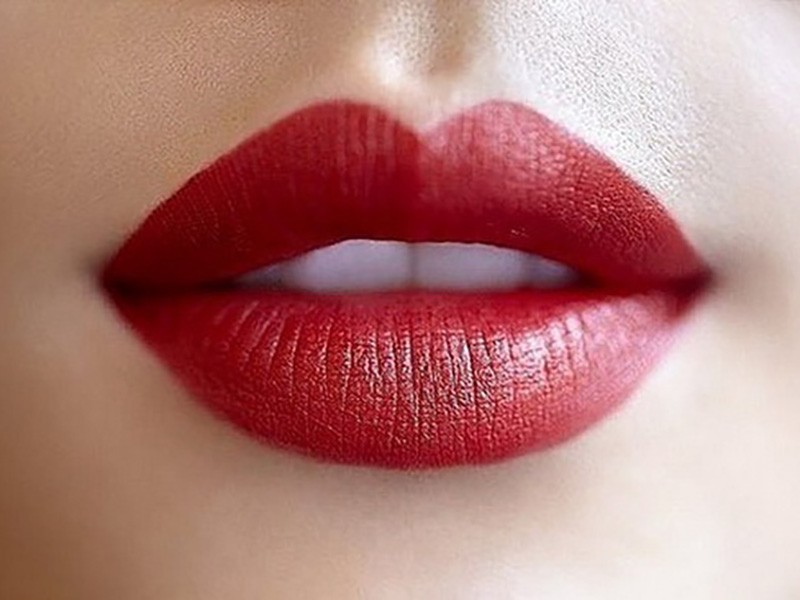 Xăm môi đỏ ruby giúp đôi môi quyến rũ
