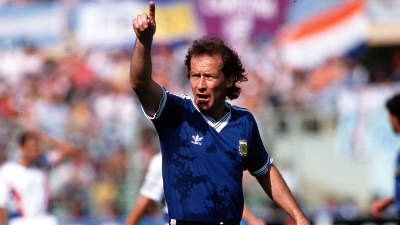 Gabriel Calderón ghi lại cảnh sát hình sự que no le cobrar trong trận chung kết Thế giới năm 1990 - YouTube