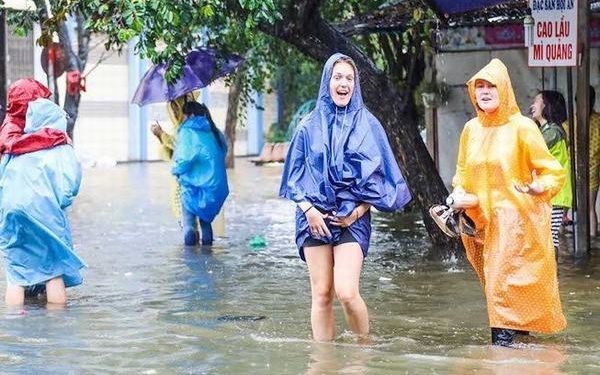 Giải mã giấc mơ thấy lội nước: đánh con gì thì may mắn?