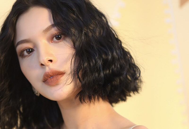 Môi trên dày hơn môi dưới