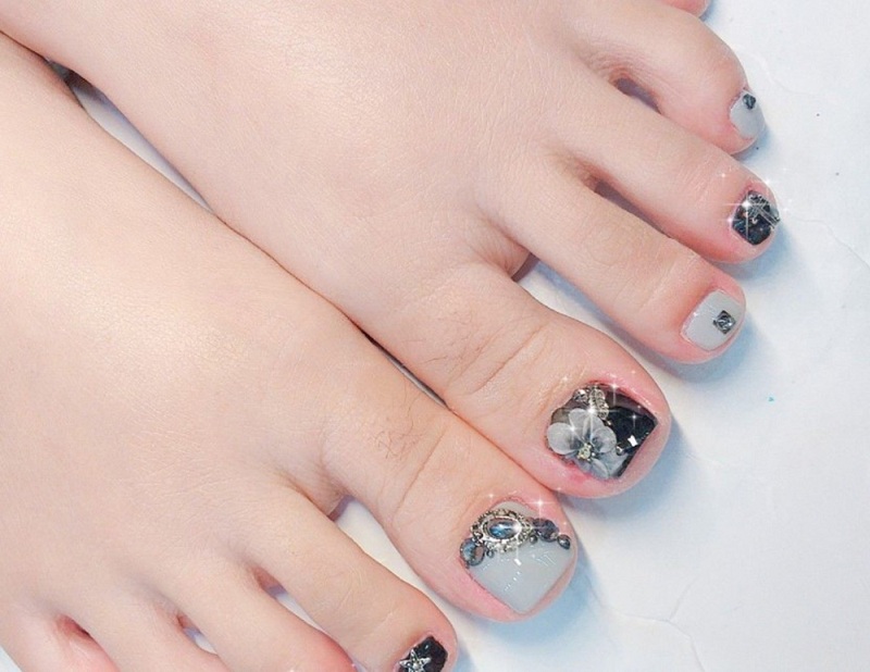 20 Các mẫu móng chân đẹp nhẹ nhàng nail chân sáng da  Phong cách