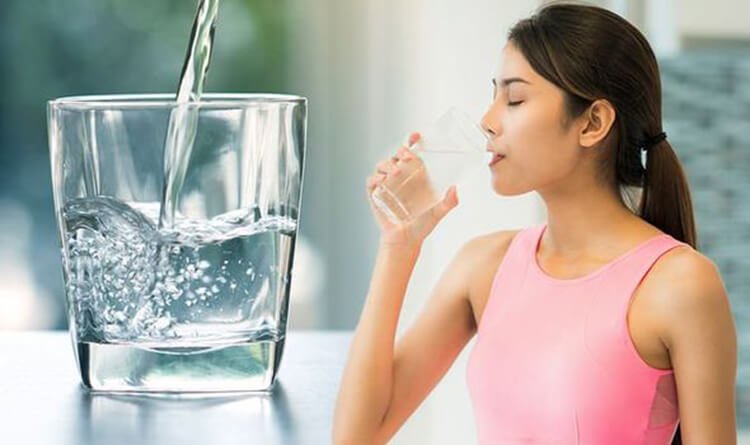 Uống nhiều nước hơn với 7 mẹo đơn giản mà hiệu quả